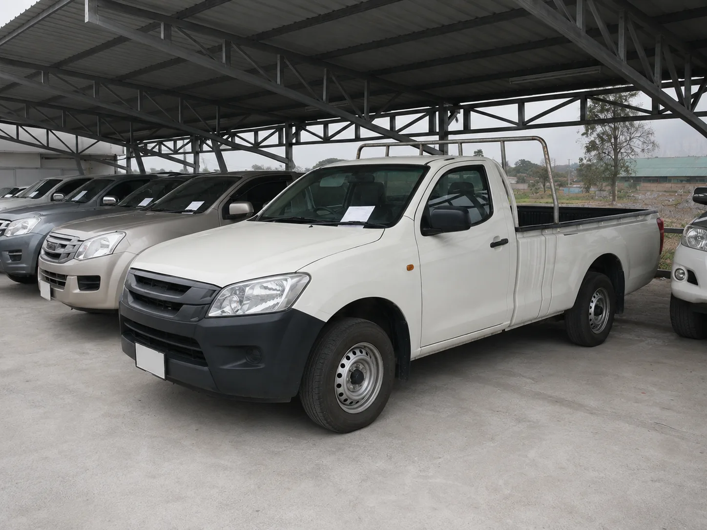2019 Isuzu D-Max Spark 1.9 Ddi — กระบะตอนเดียว, on the lot at Yontrakit Pak Nam Pho